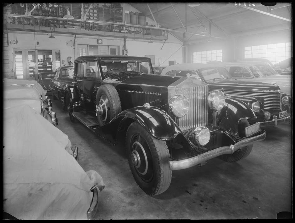 Der Rolls Royce in der Garage des Grand Hotels um 1952 Historisches Museum Baden, Fotohaus Zipser, Q. 12.1.453