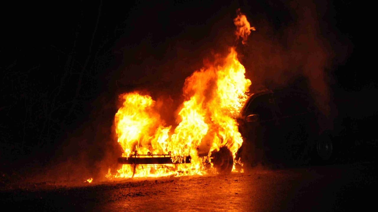 Dornach: Auto brennt aus
