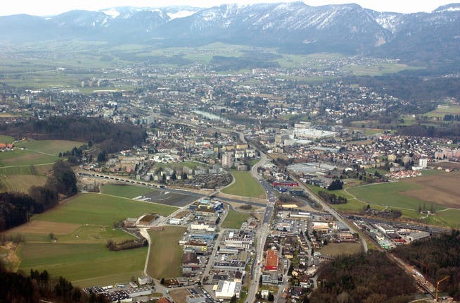 So sieht Zuchwil und Solothurn aus luftigen Höhen aus.
