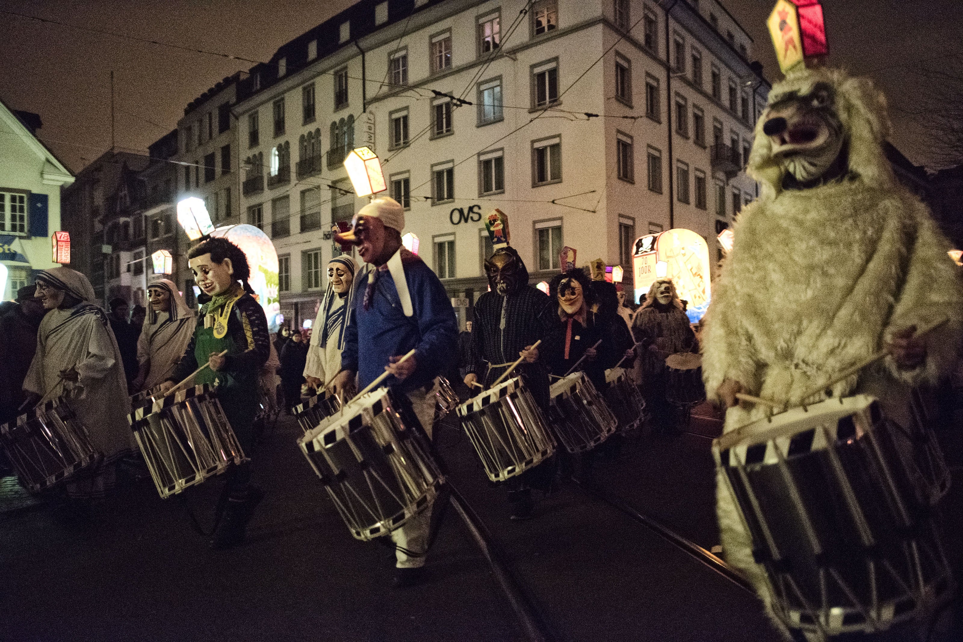 Basler Fasnacht 2018 - «Morgestraich – Vorwärts Marsch!» Die Drey ...