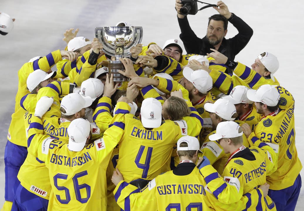 Die Schweden dagegen feiern den WM-Triumph.