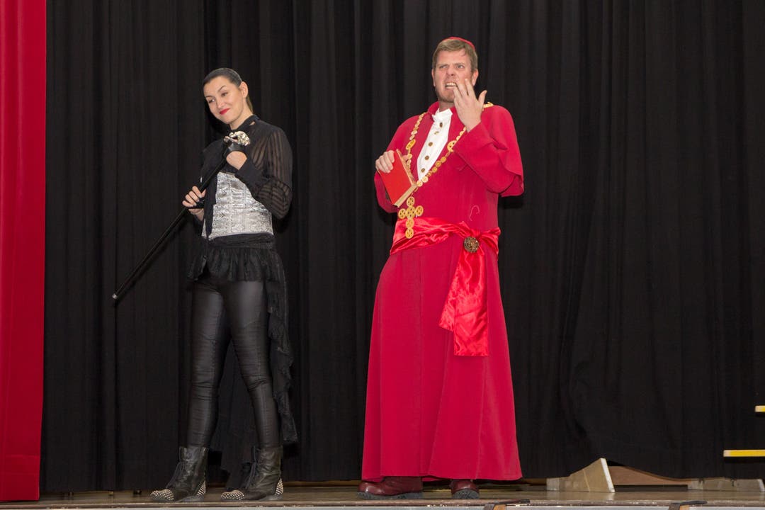 Bünzen Probe, Lady de Winter (Clio Meier) und Richelieu (Michael Diener) Verena Schmidtke