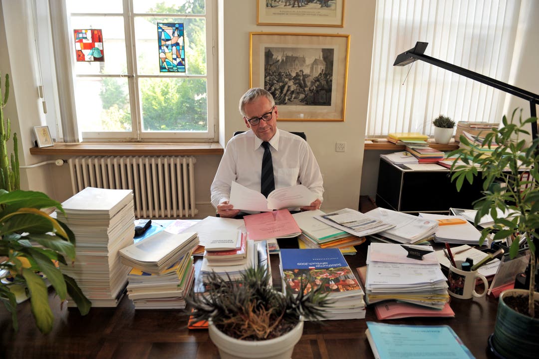 Der Stadtpräsident 2009 in seinem Büro