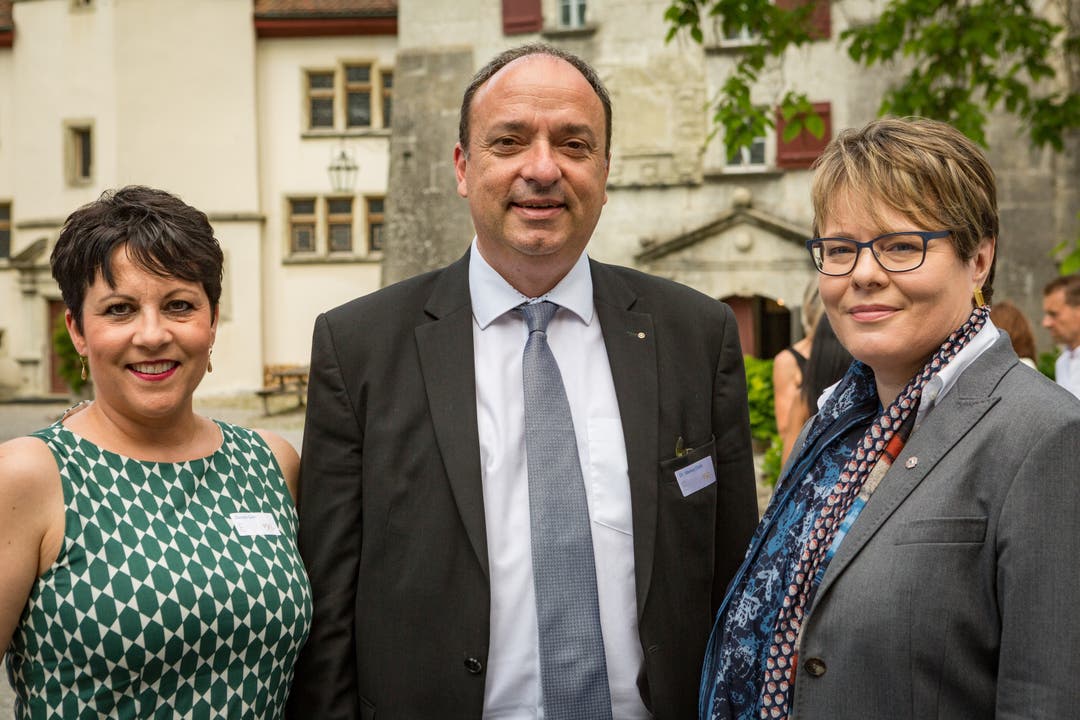 Regierungsrat Markus Dieth mit seiner Frau Désirée und «Hypi»-CEO Marianne Wildi.