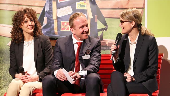 VR-Präsident Andrej Golob beim Antrittsinterview mit den beiden neuen Verwaltungsrätinnen Christina Meier (links) und Andrea Stäuble Dietrich.