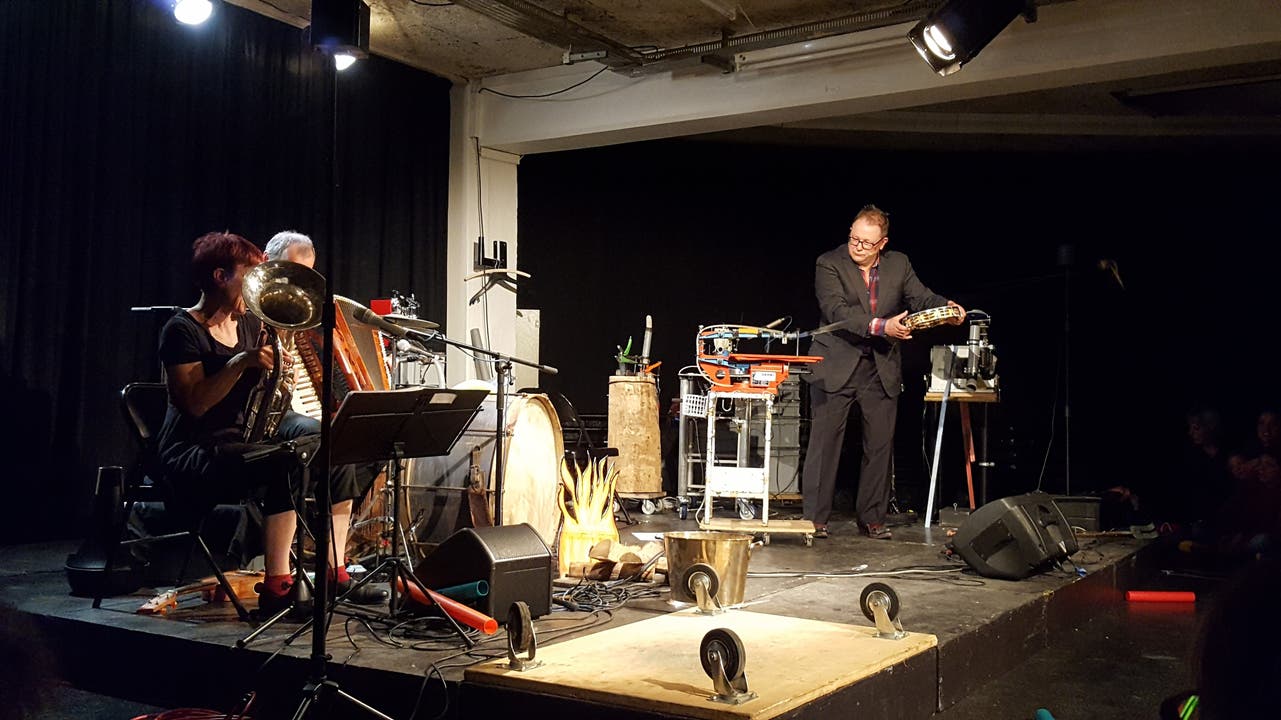 Das Duo Ginger &amp; Fred macht mit Erfinder Stefan Heuss Musik
