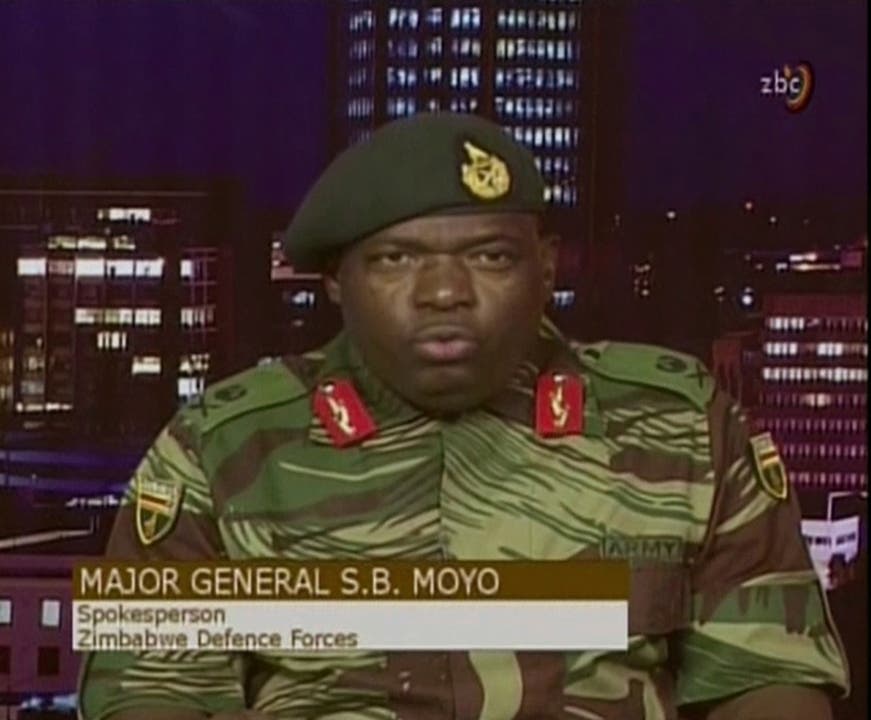 Major Moyo spricht von Kriminellen rund um Präsident Robert Mugabe.