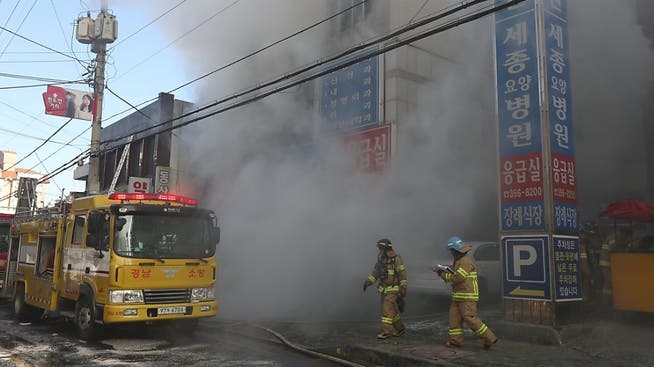 Das Feuer brach in der Notaufnahme in einem Spital in der südkoreanischen Stadt Miryang aus.
