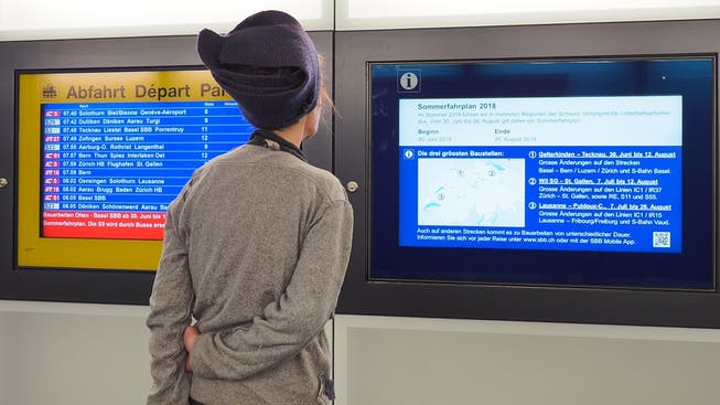 Die Passagiere werden via App, Durchsagen und Bildschirmen am Bahnhof über die Umstellungen informiert.