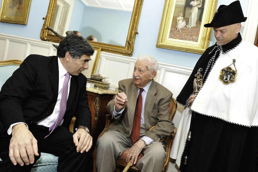 Christoph Eymann stattete Behbahanian zu seinem 106. Geburtstag einen Besuch ab.