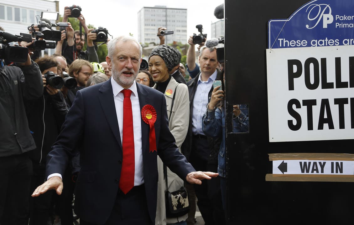Labour-Chef Jeremy Corbyn hat derweil in London gewählt.