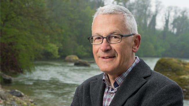 Natur und Wasser an der Reuss: Hans Oldani holt sich gerne Inspiration im Grünen. Alex Spichale