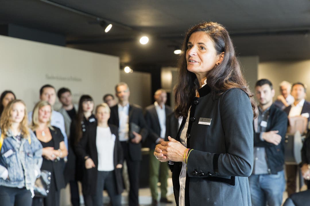 CEO Monika Walser an der Museumseröffnung.