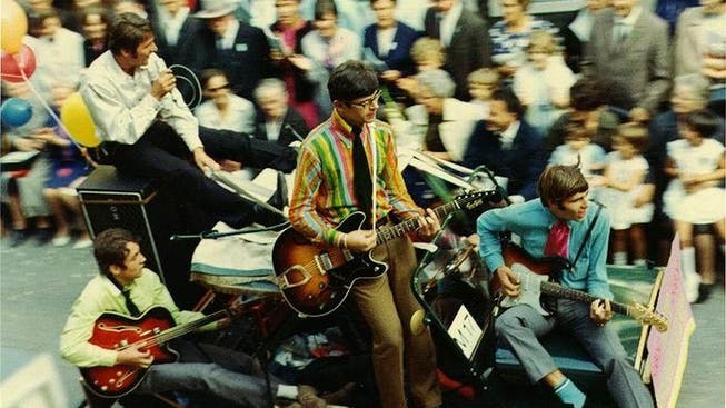 The Travellers in ihrer Originalbesetzung an der Badenfahrt 1967 am Corso unter dem Motto «Räder machen Leute». zvg