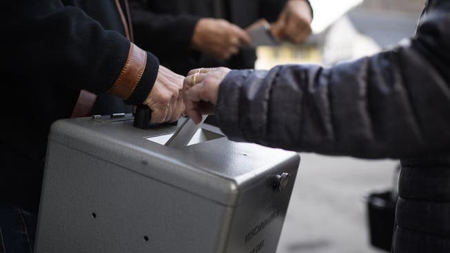 Ein Volksauftrag verlangt das Stimm- und Wahlrecht für Ausländerinnen und Ausländer. Für die SVP geht das gar nicht.