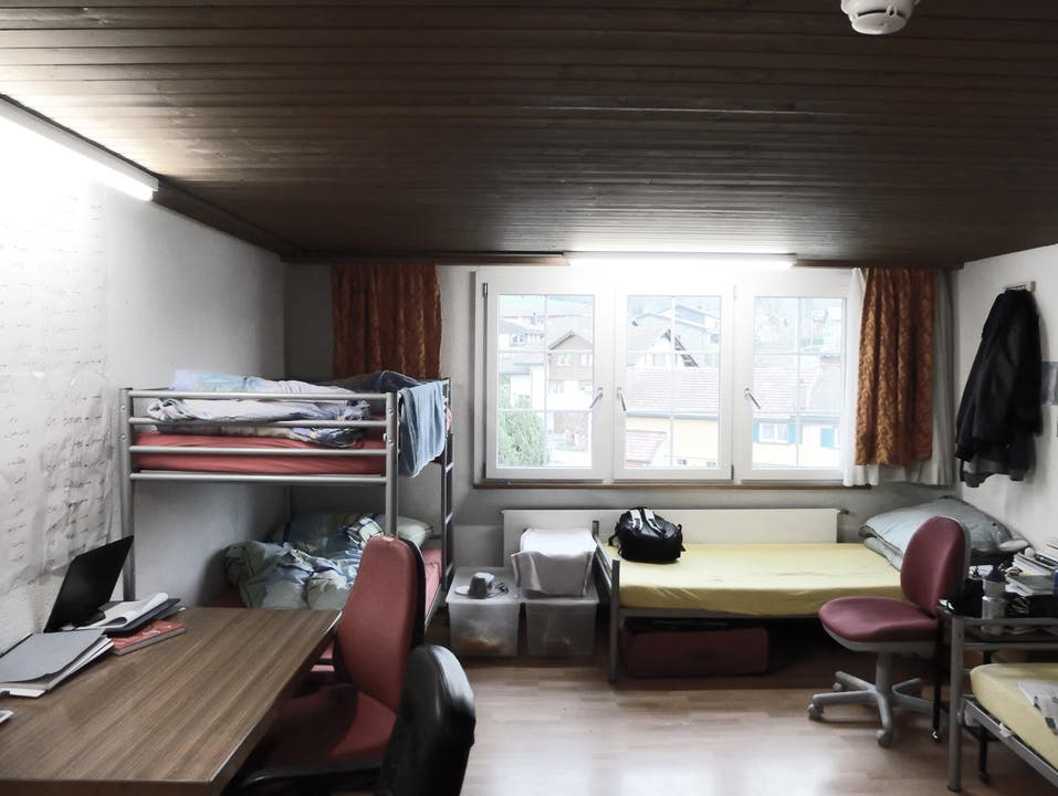 In einem alten Hotel in Appenzell teilen sich mehrere Flüchtlinge ein Zimmer. Foto: Architecture for Refugees Schweiz.