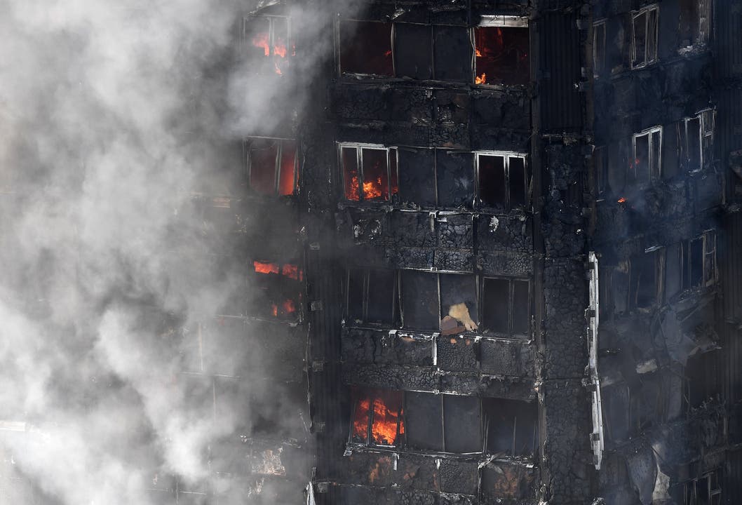 In diesem Londoner Hochhaus brach am frühen Mittwochmorgen ein verheerender Brand aus.
