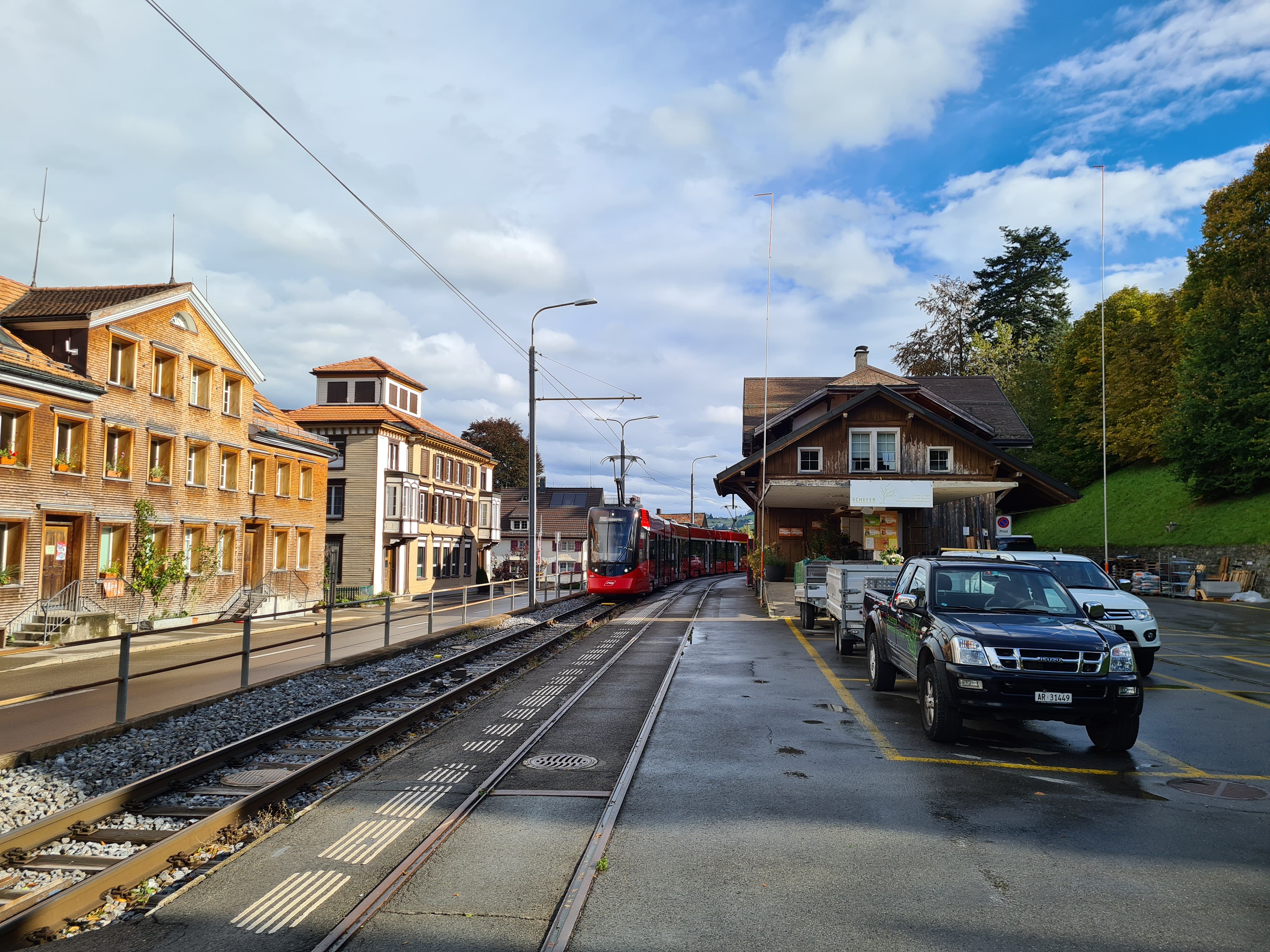 Für die An- und Abreise lohnt es sich, den öffentlichen Verkehr zu nutzen. Im Bild: der Bahnhof Trogen.