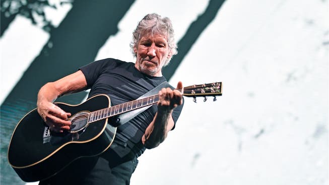 Roger Waters im Hallenstadion: Der 74-jährige Brite schoss während des Konzerts immer wieder gegen US-Präsident Donald Trump.