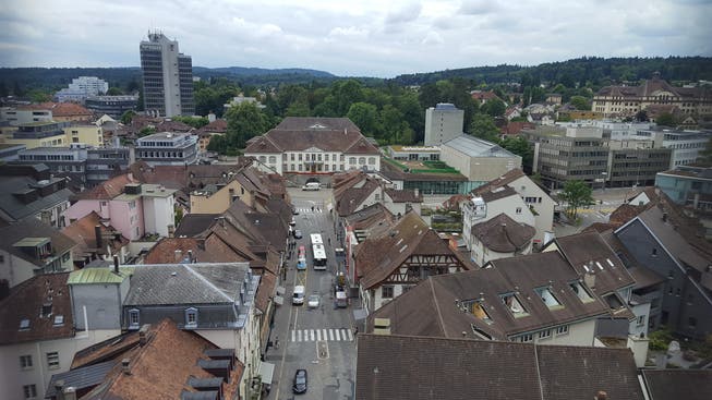 Blick vom Oberturm auf das Regierungsgebäude und die Vordere Vorstadt.