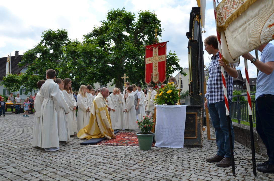 Fronleichnamesprozession in Sarmenstorf Bei schönstem Wetter wurde am 31. Mai in Sarmenstorf die traditionelle Fronleichnamsprozession nach dem Gottesdienst durchgeführt.