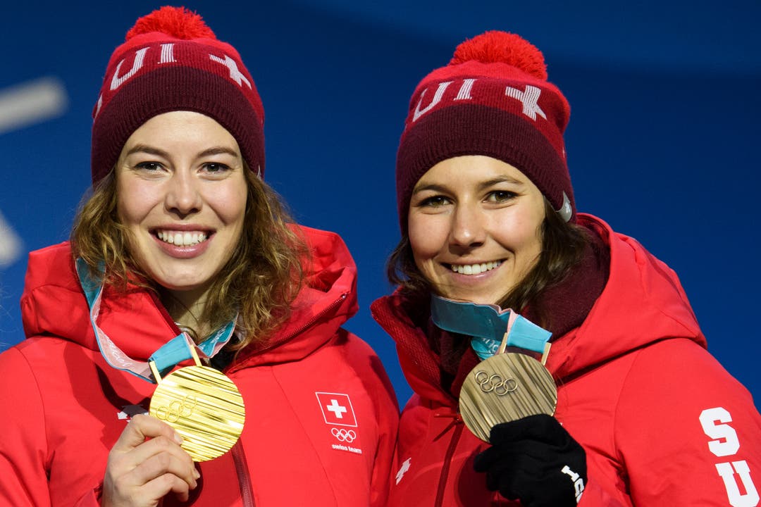 Fast wie in St. Moritz Ein Jahr nach dem Doppelerfolg an der WM in St. Moritz räumten Michelle Gisin und Wendy Holdener in der Kombination erneut ab - diesmal allerdings in geänderter Reihenfolge. Michelle Gisin, die WM-Zweite, wurde Olympiasiegerin, Wendy Holdener, die Weltmeisterin, gewann Bronze.