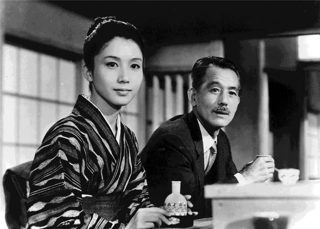 Auch Yasujirô Ozus letzter Film «An Autumn Afternoon» (Filmstill) dreht sich um ein stilles Familiendrama; er ist nun Teil der Retrospektive im Stadtkino.