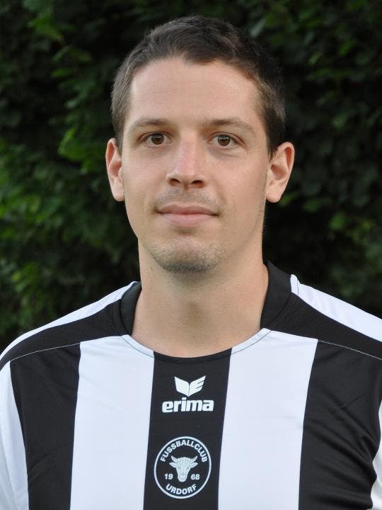 Adrian Vogel (36), Ex-Captain der ersten Mannschaft, heute Spieler bei den Senioren «Der FC Urdorf ist ein klassischer Dorfverein, der eine wichtige Rolle bei der Identifikation mit dem Ort spielt.»