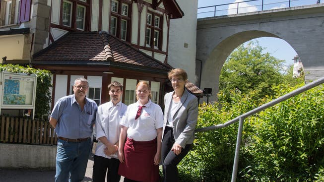 Zwei Generationen führen zurzeit das Restaurant Bijou: Roger und Dominik Nauer, Marianne Huber und Cecile Nauer (von links).