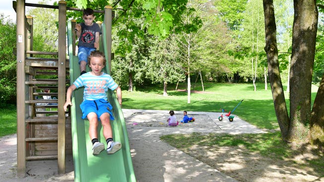 So präsentiert sich derzeit der Kinderspielplatz im Stadtpark. Die Initianten wollen die Spielfläche Richtung Altersheim Stadtpark verschieben.