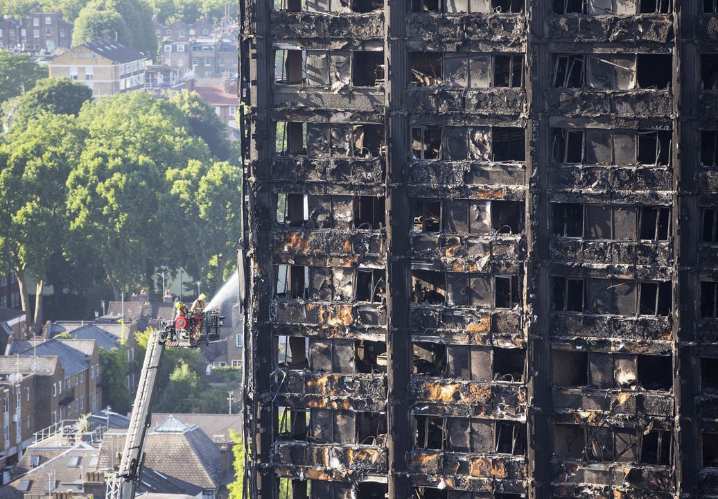 Zwei Tage nach dem Inferno: So sieht der Grenfell Tower in London aus.