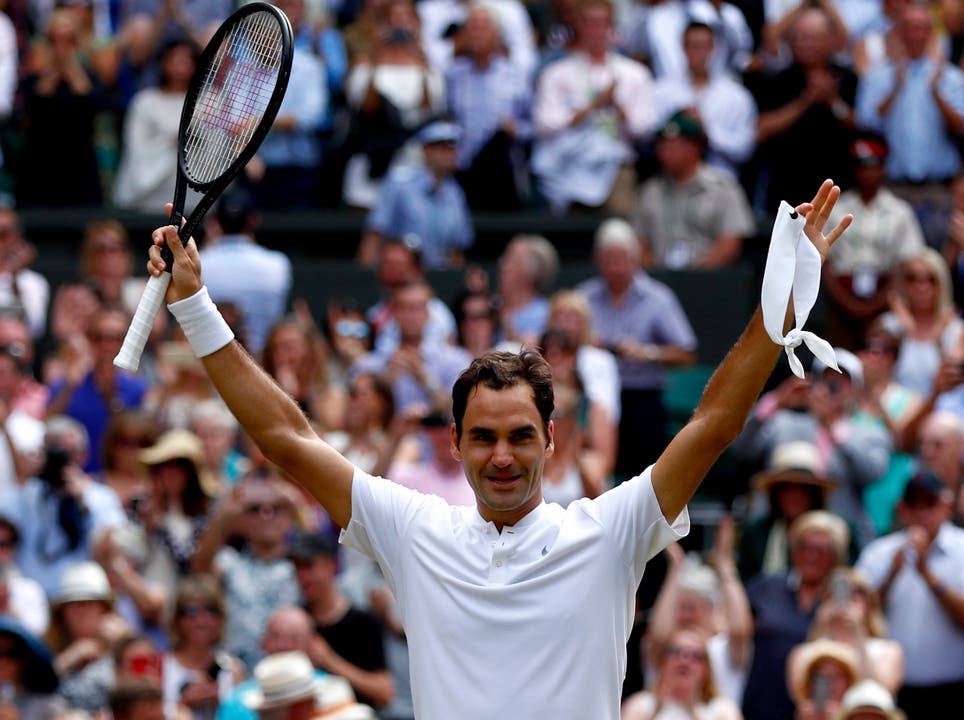 Federer gewinnt den dritten Satz mit 6:4 und holt sich seinen 8. Wimbledon-Titel.