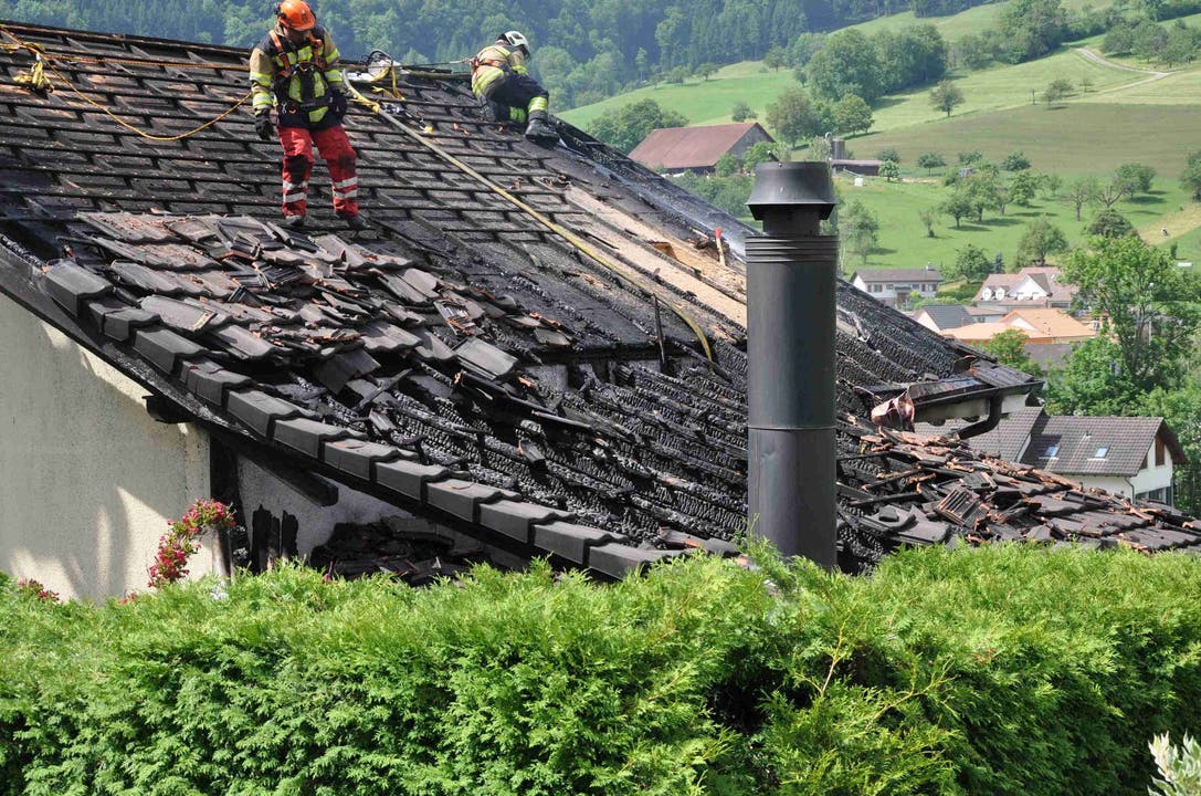 Die Feuerwehr Erschwil wurde durch Einsatzkräfte der Feuerwehren Büsserach und Laufen unterstützt.