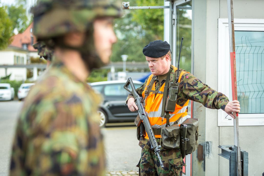 Verabschiedung der Infanterie Aarau Verabschiedung der Infanterie aus der Kaserne Aarau, mit Defilee durch die Stadt. Aufgenommen am 20. September 2017 neim Aargauer Platz / Regierungsgebäude.