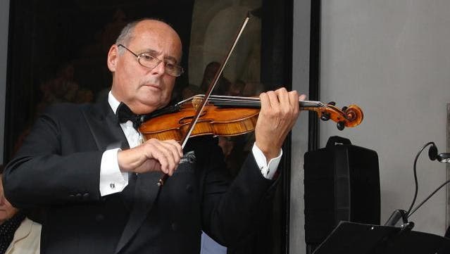 Violin-Solist Matthias Steiner verfügt über ein bewundertes Rüstzeug in Technik und Interpretation. (Archiv)