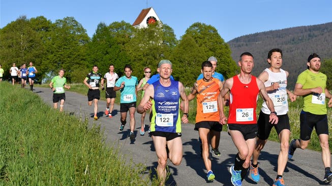 Insgesamt 101 Läuferinnen und 295 Läufer nahmen am diesjährigen Wengi-Berglauf in Matzendorf teil.