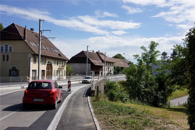 Spezialität auf der Baselstrasse eingangs Flumenthal: Auf der Brücke kann nur ein Auto verkehren.
