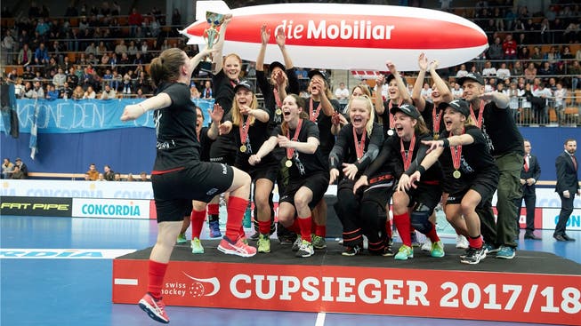 Meister und Cupsieger: Die Frauen des UHC Oekingen wiederholen den Double-Gewinn aus dem Vorjahr