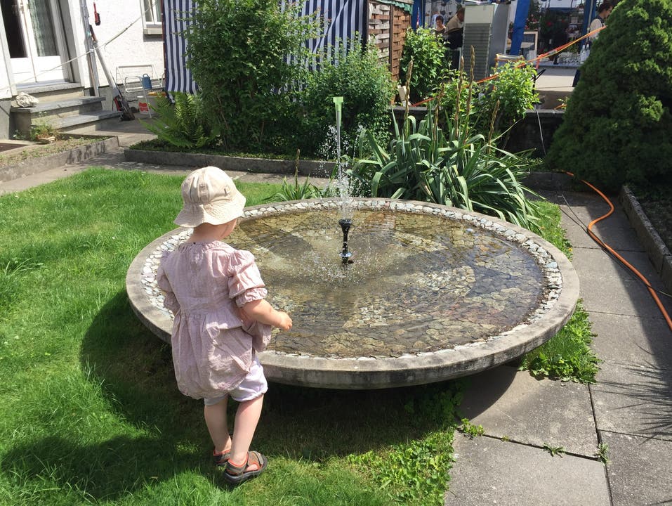 undefined Das Kind am Brunnen