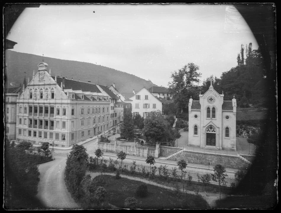 Das Hotel Bären und die neue Dreikönigskapelle um 1890 Historisches Museum Baden, Fotohaus Zipser, Q. 12.1.91