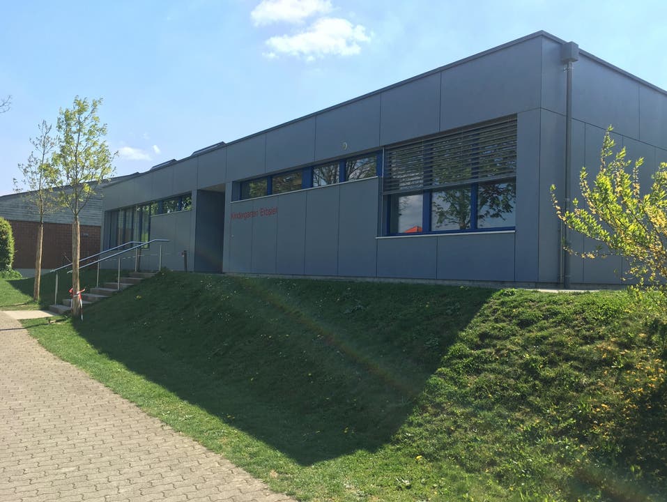 Mehr Platz für die Schule Villigen So präsentierte sich der Kindergartenpavillon bisher.