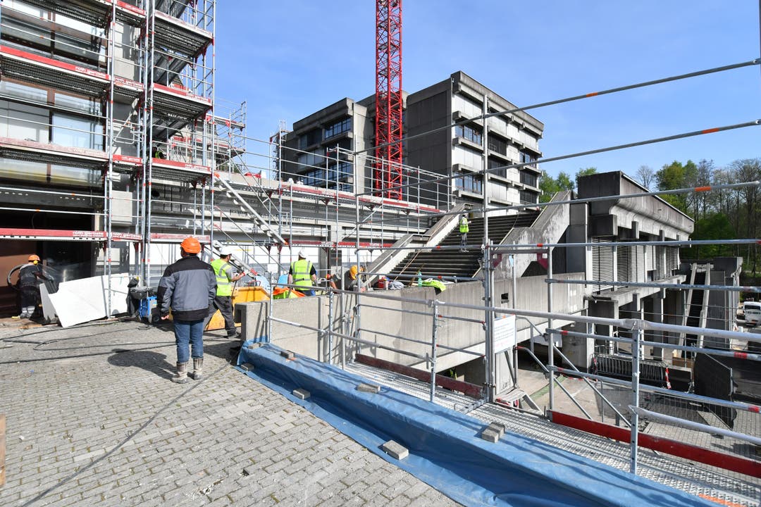 Rundgang auf der Baustelle der Kantonsschule Olten im April 2017