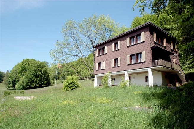 Das geschichtsträchtige Haselhaus auf dem Homberg oberhalb von Biberstein soll saniert werden, um einen ganzjährigen Lagerbetrieb zu ermöglichen.zvg