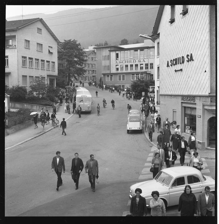 Grenchner Stadtgeschichte Feierabend an der Mühlestrasse 1961