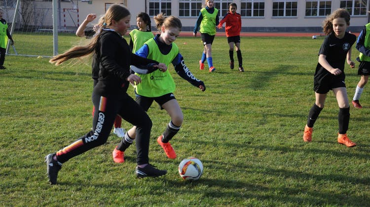 Mädchenfussballschule für Primarschülerinnen in Erlinsbach, Aarau und Küttigen