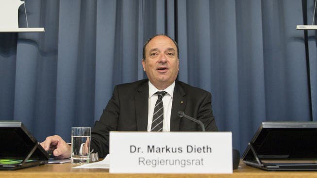 Finanzdirektor Markus Dieth (CVP) sagte, man wolle die kantonale Umsetzung nutzen, um den Aargau nicht dem interkantonalen Steuerwettbewerb auszusetzen. (Archiv)