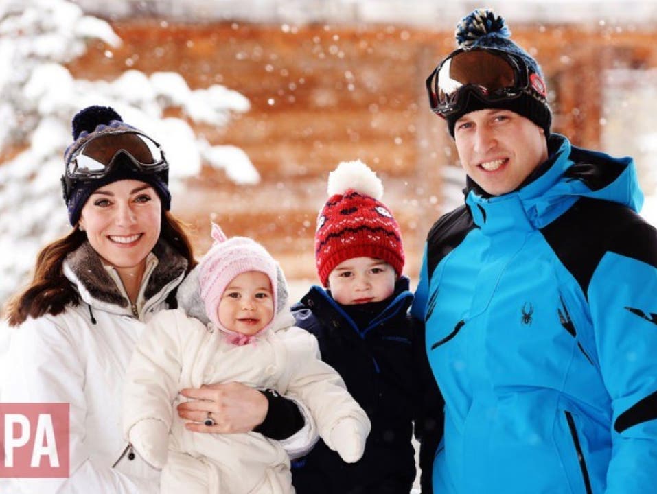 Prinz William, Herzogin Kate, Prinz George und Charlotte waren das erste Mal zu viert in den Skiferien in den französischen Alpen im März 2016.