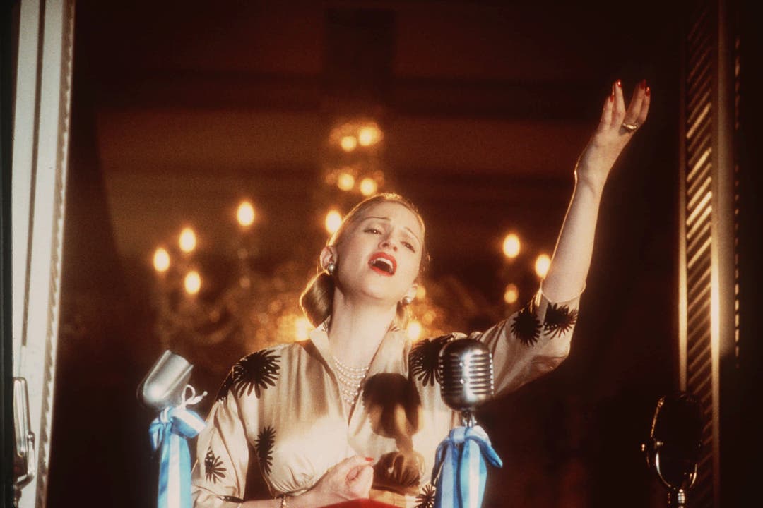 Madonna als Eva Peron im Musical Evita.