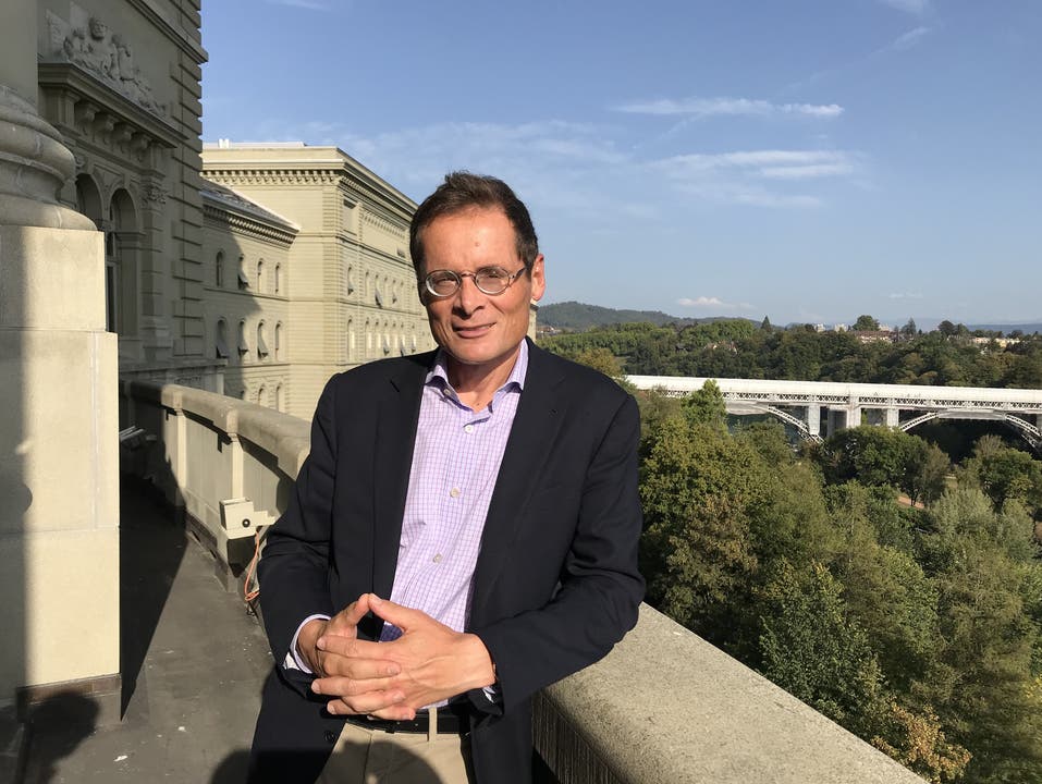Sonniges Gemüt: Roger Köppel diese Woche auf dem Balkon des Bundeshauses.