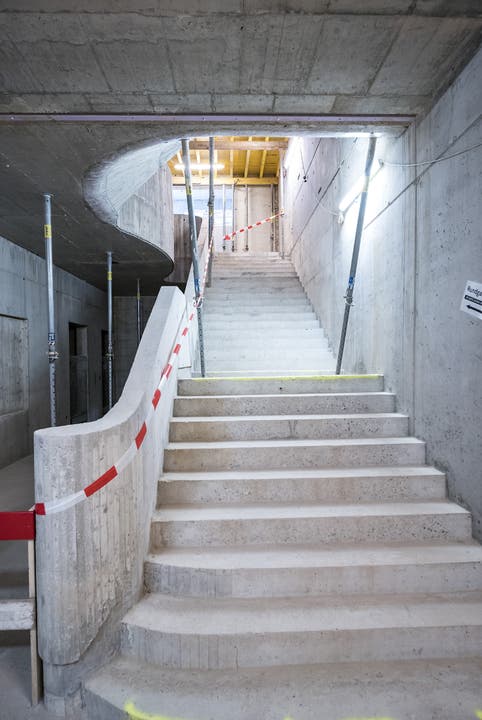 Halbzeitbilanz Stadtcasino Im Keller: Treppenaufgang ins Erdgeschoss